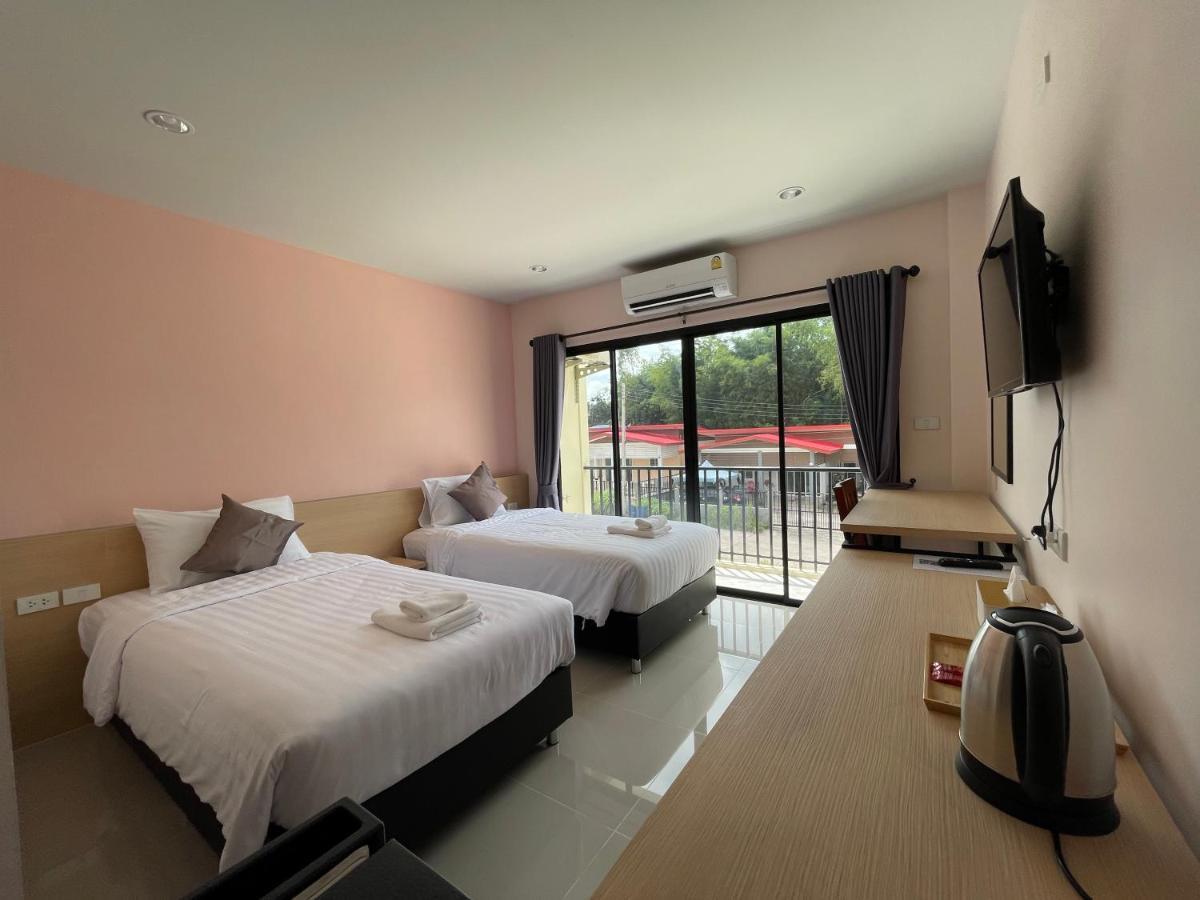 โรงแรมนิยม เอสทีเอ็น 2 - Niyom Stn 2 Hotel Ban Phue Exterior photo